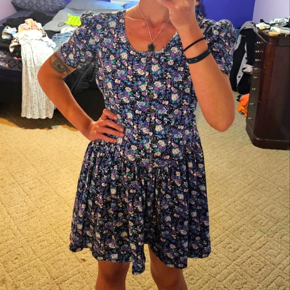 Vintage Floral Dress - Picture 4 of 5